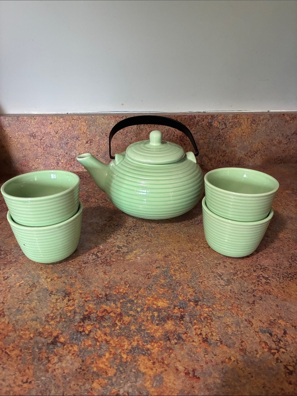 Light Green Ceramic Teapot Set with Cups - Classic Ribbed Design